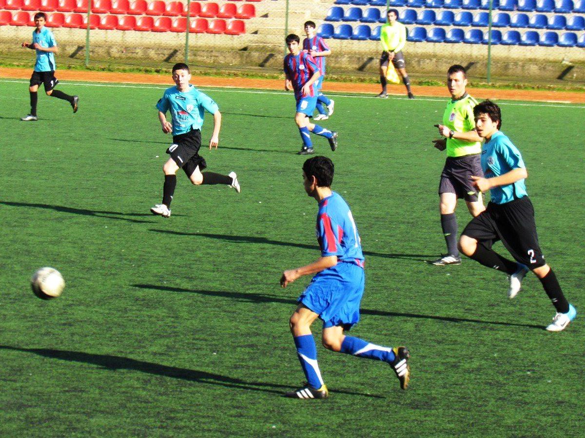 Ödemiş\'in U-16\'ları Lige Galibiyetle Başladı: 3-1