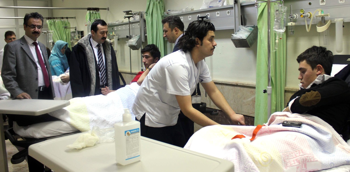 Rektör Gökbel, Yaralıları Ziyaret Etti