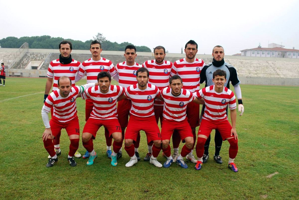 Salihli Belediyespor'da 7 Oyuncu ile Yollar Ayrıldı