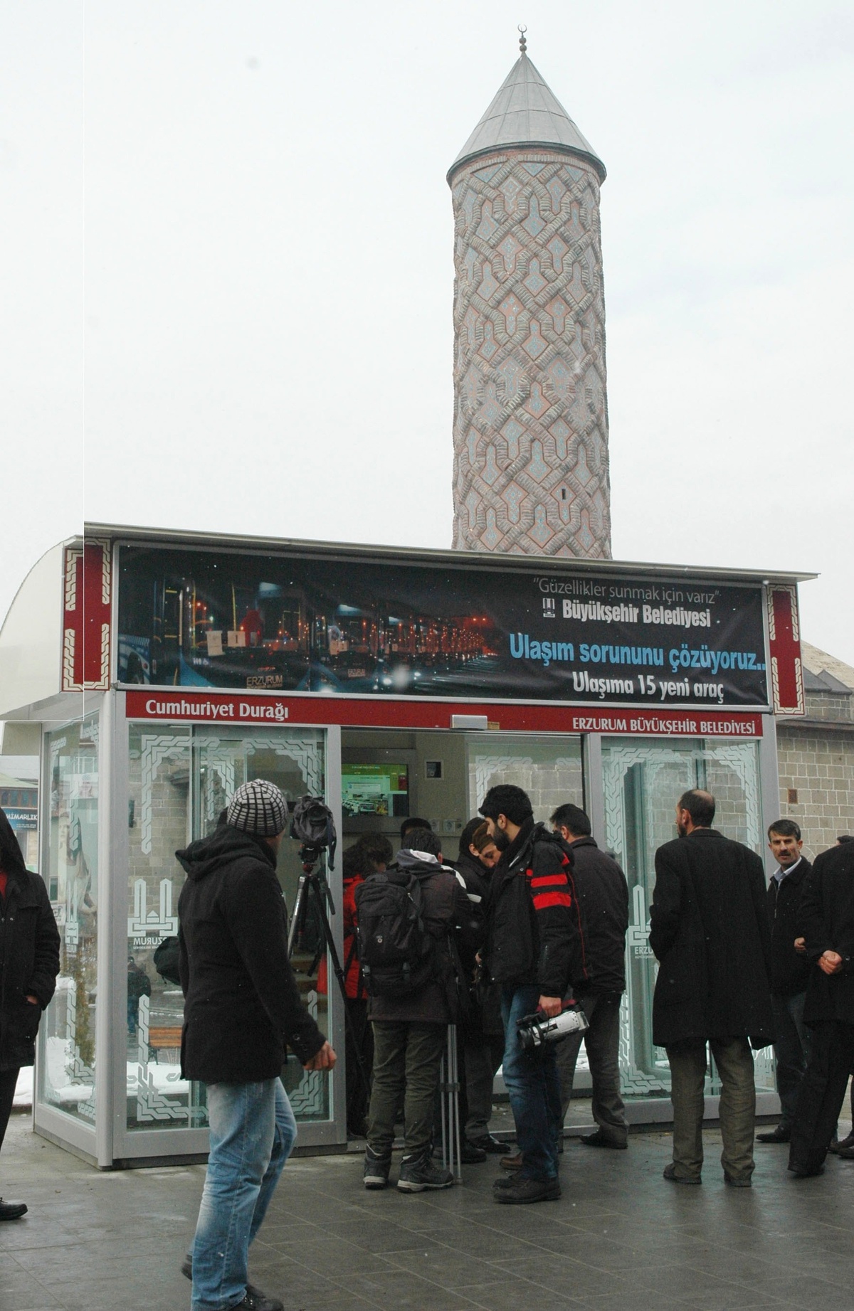 Sibirya Soğuklarının Yaşandığı Erzurum\'da Isıtmalı Otobüs Durağı