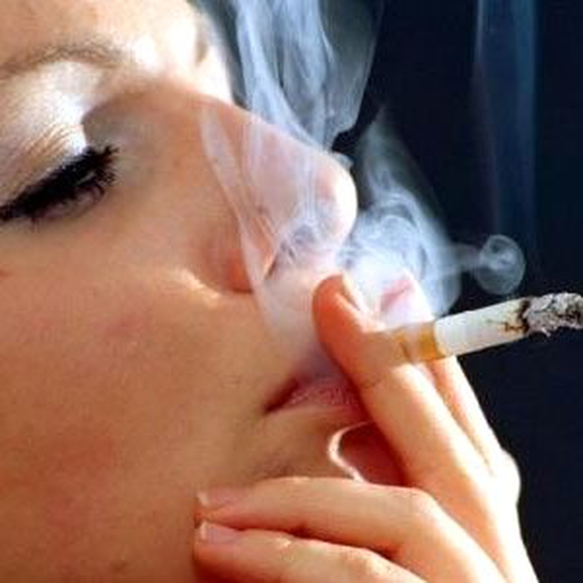 Sigara İçenler Uyuşturucuya Daha Kolay Alışıyor