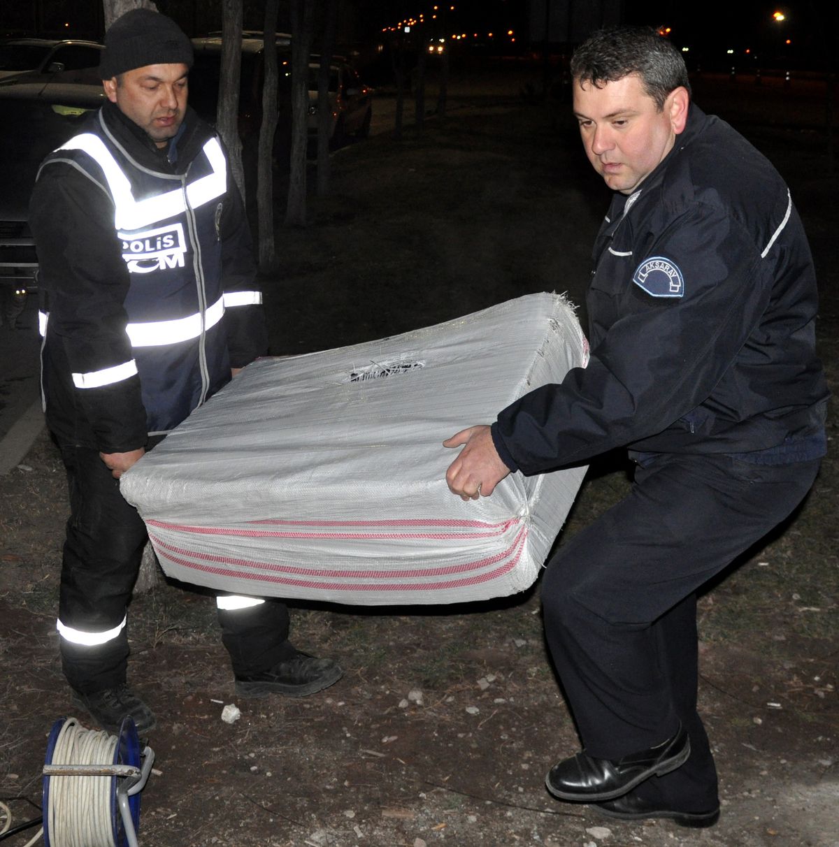 Tır\'dan 40 Bin Paket Kaçak Sigara Çıktı
