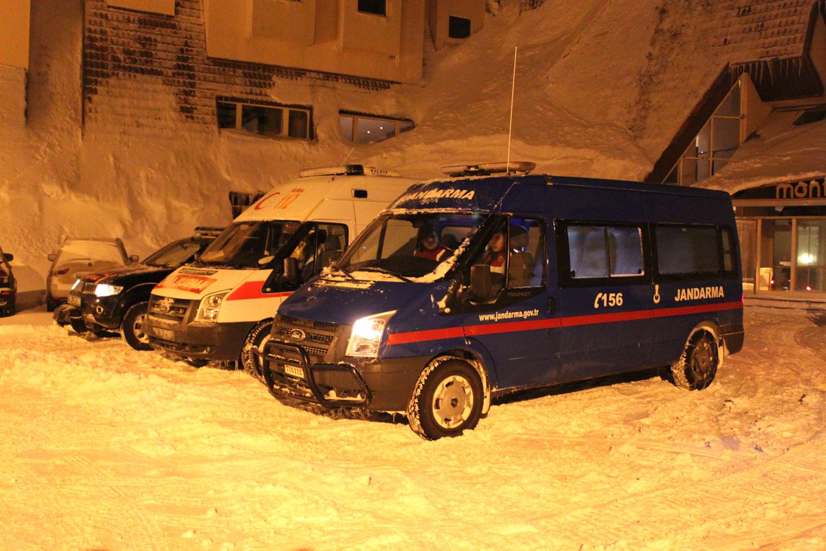 Uludağ\'da Kaybolan Dağcıya 14 Saattir Ulaşılamıyor