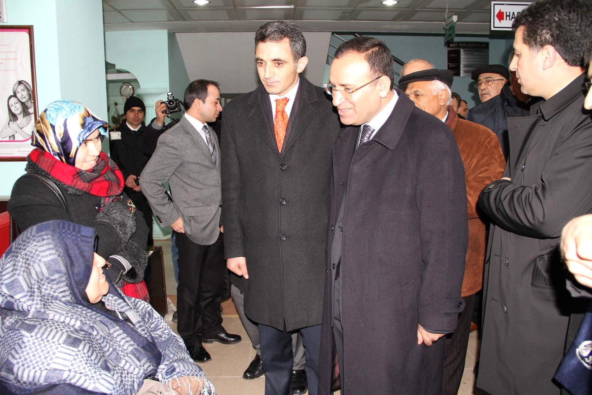 Yozgat Bozok Üniversitesi Tıp Fakültesi Hastanesi Kardiyoloji Yoğun Bakım ve Koroner Anjiyografi...