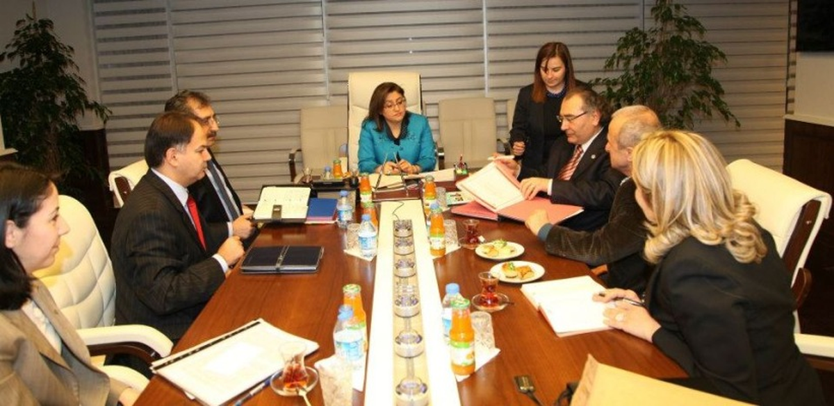 Aile Gemisini Kurtaracak Protokol İmzalandı