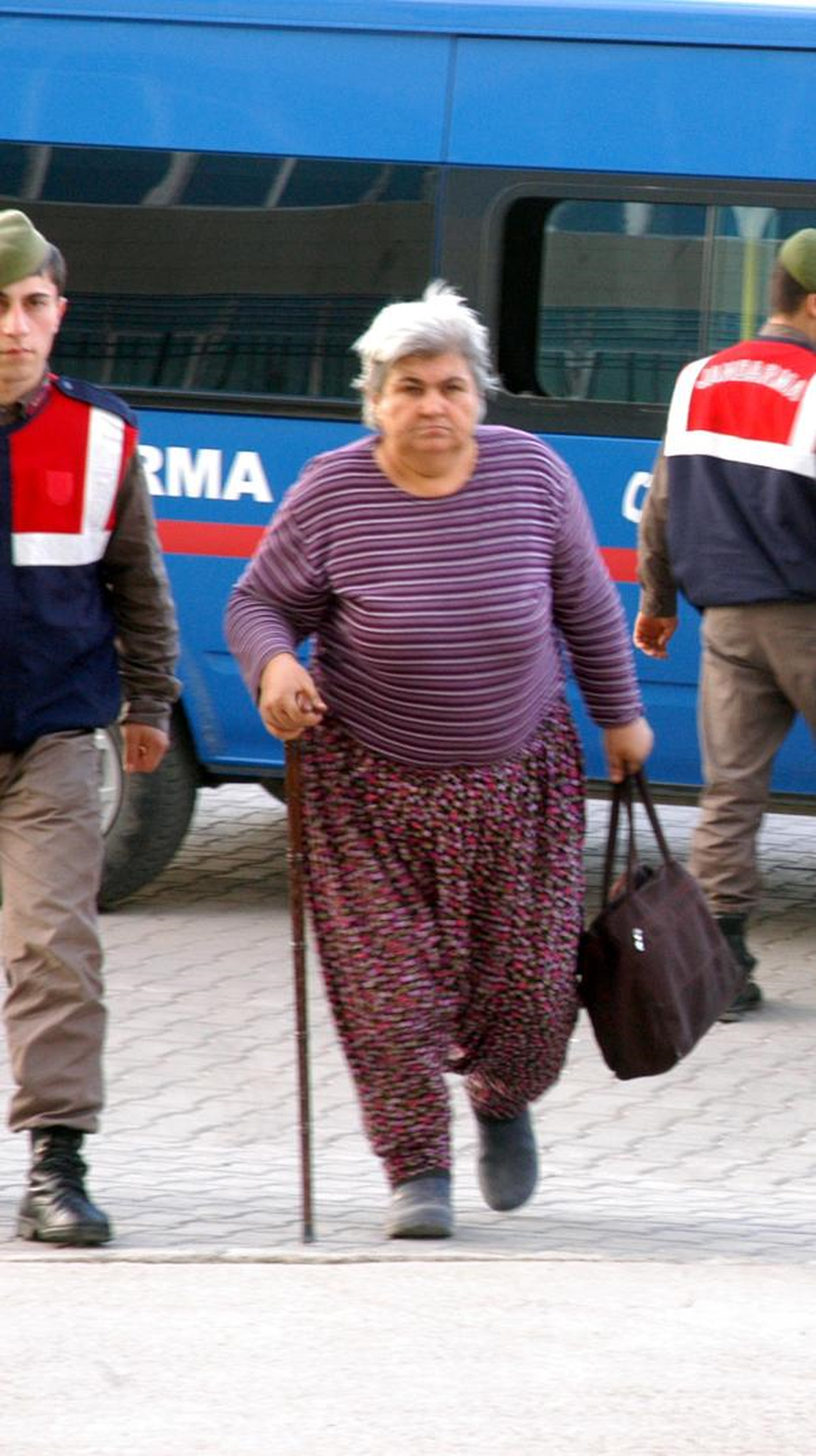 Annesini Döven Babasını Öldürüp, Kefenledi (2)