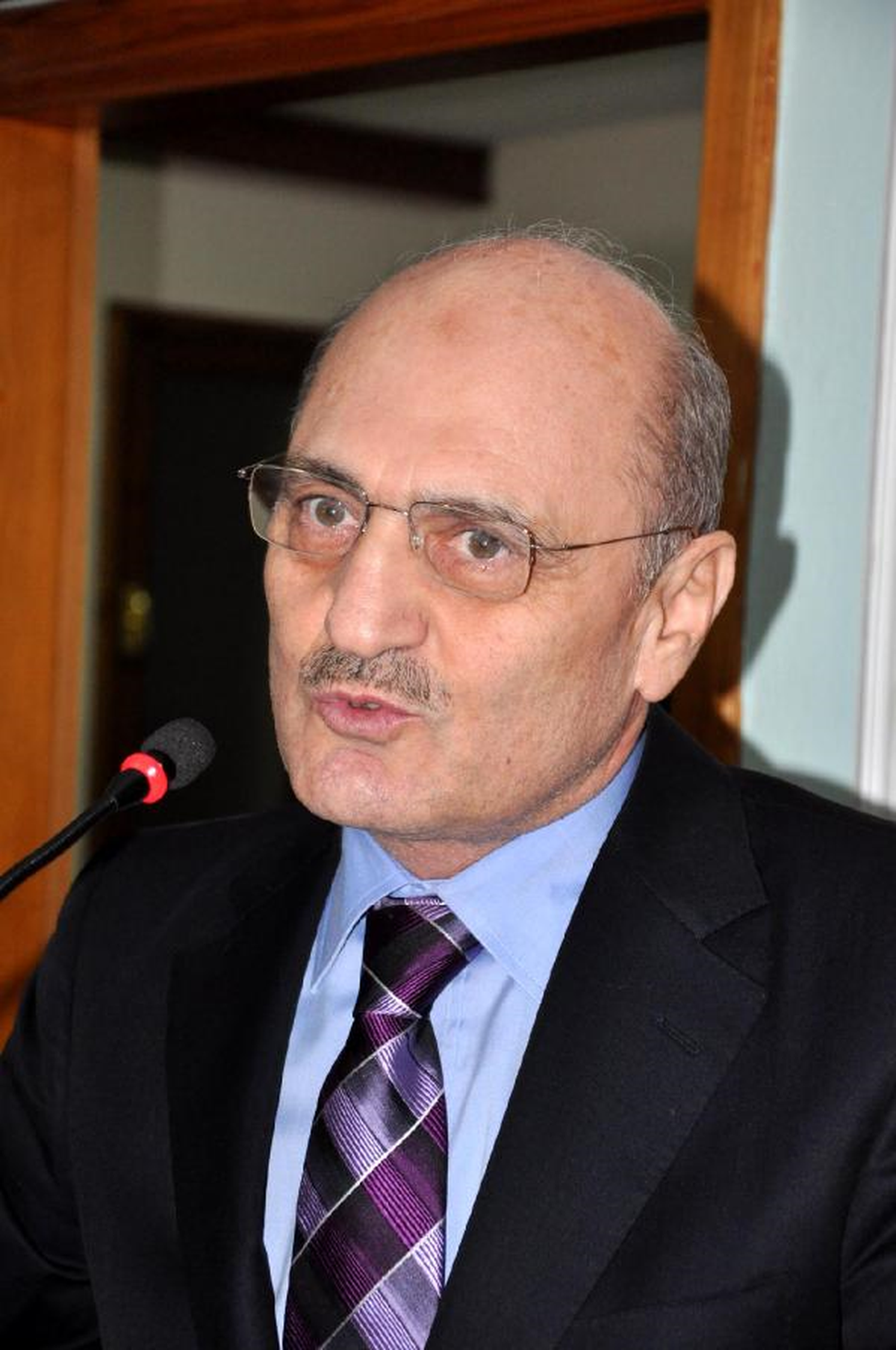 Bakan Bayraktar: Akyazı Stadı İhalesinde Müteahhitleri Ön Elemeye Tabi Tutacağız