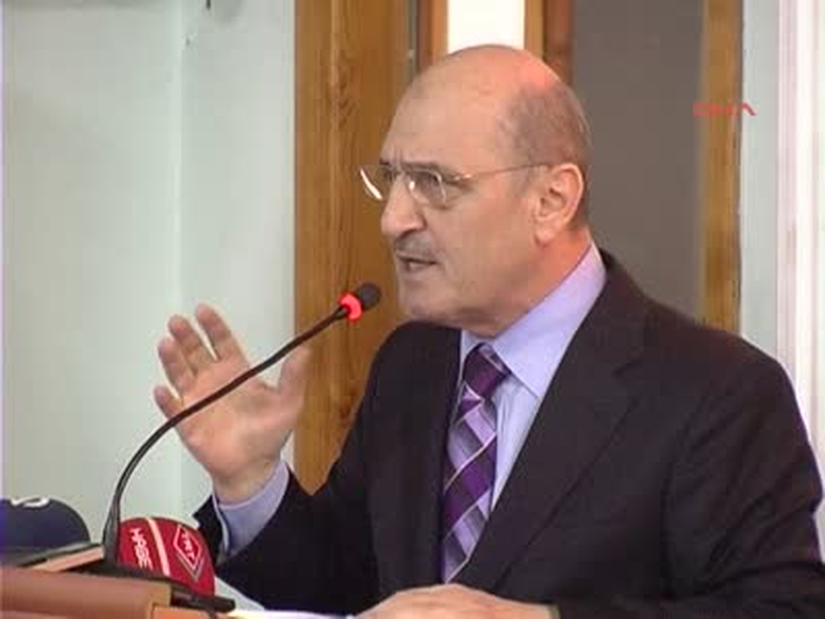 Bakan Bayraktar: Akyazı Stadı İhalesinde Müteahhitleri Ön Elemeye Tabi Tutacağız