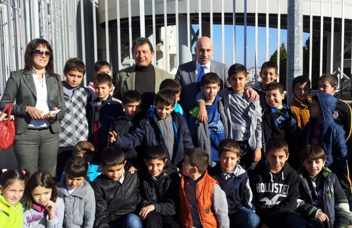 CHP\'li Aksünger\'den Çocuklara Anlamlı Destek