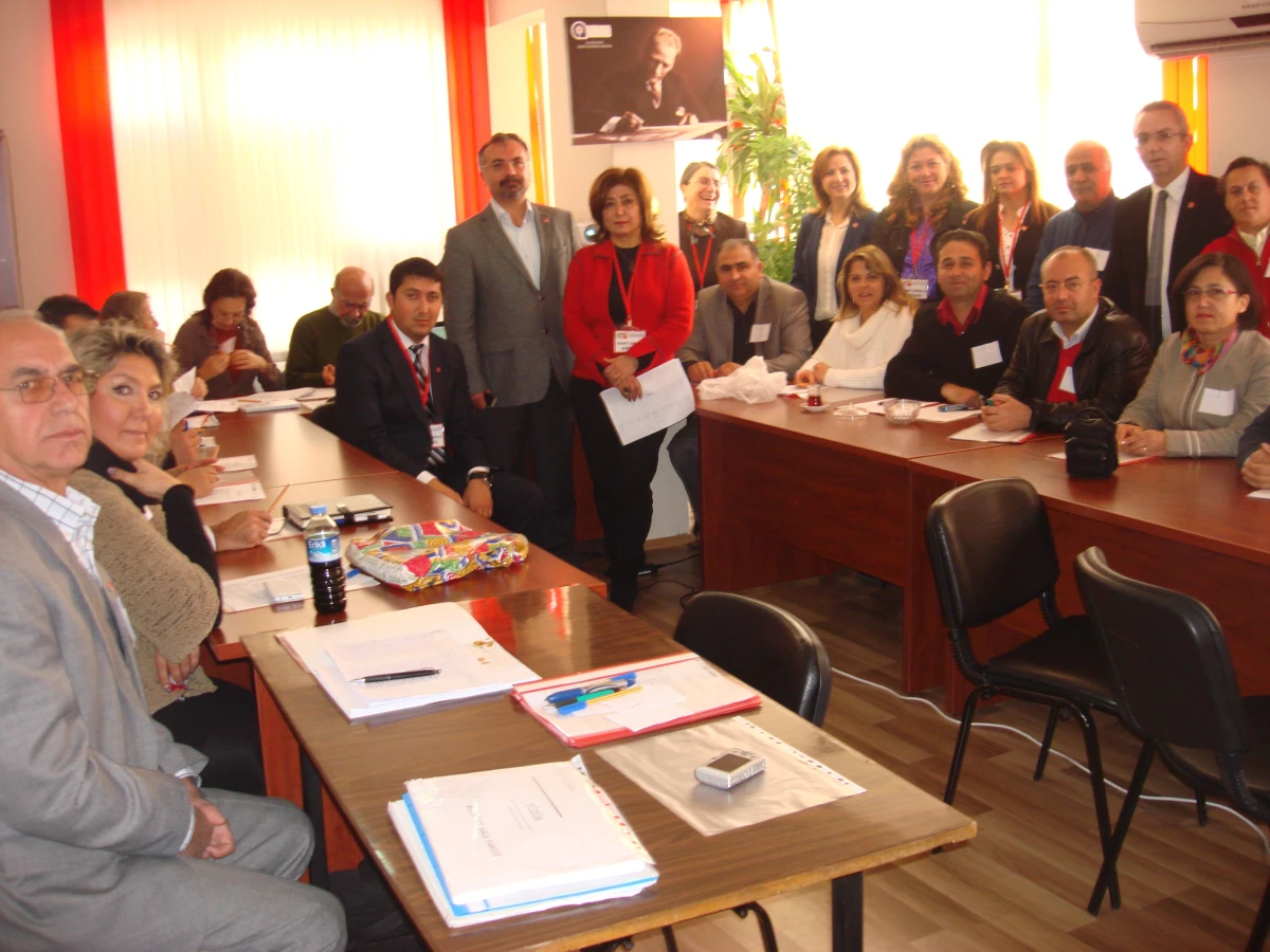 CHP Muratpaşa \'Parti Okulu\' Eğitimleri Başladı
