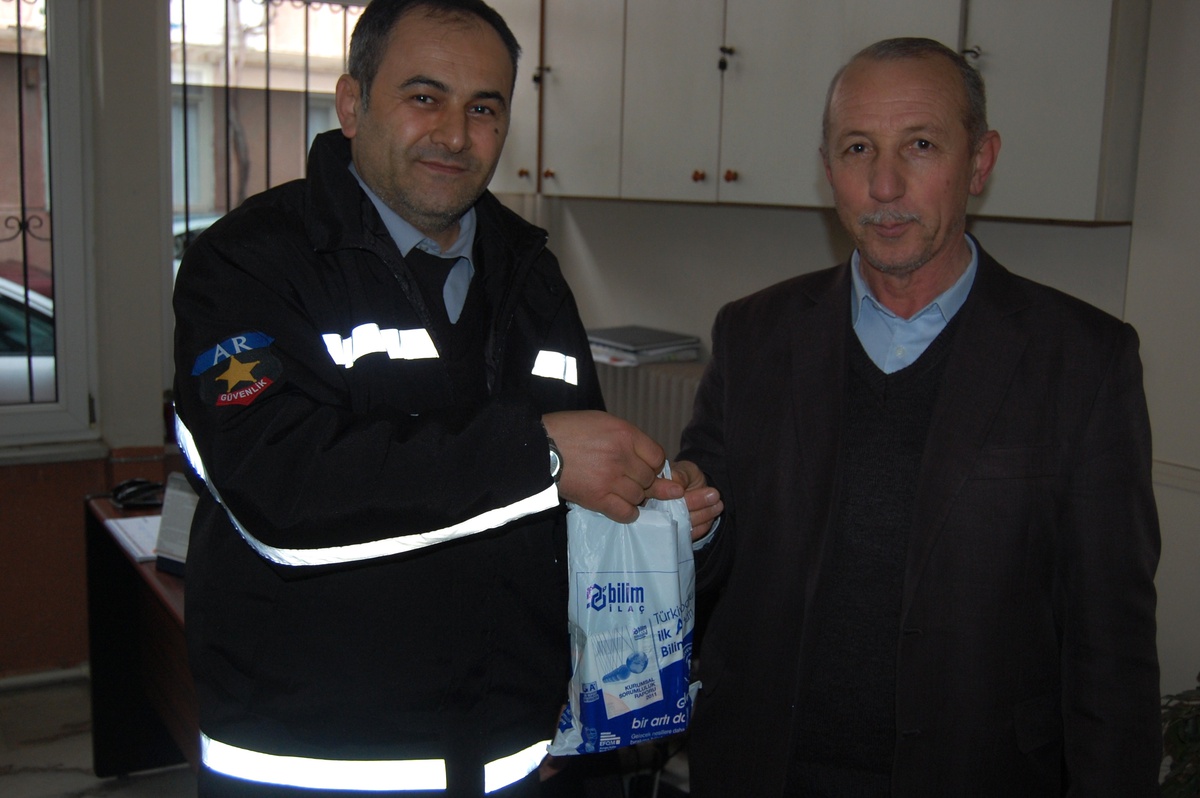 Güvenlik Görevlisinden İnsanlık Dersi