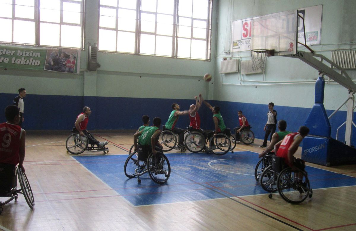 Hakkari Engelliler Basketbol Takımı İlk Galibiyetini Aldı