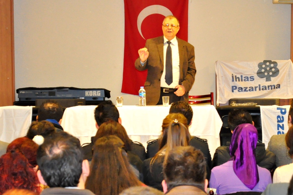 İhlâs Pazarlama\'dan Personeline Motivasyon Toplantısı
