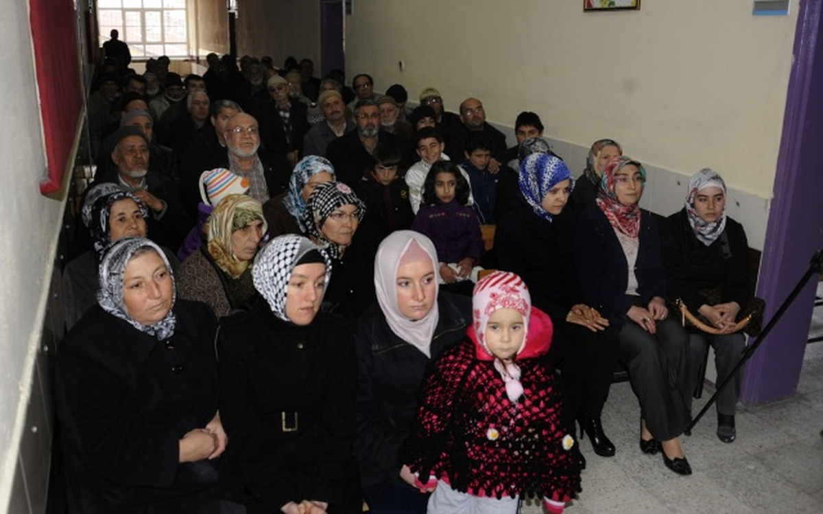 Mahalle Meclisi Bu Hafta Larende Mahallesinde Toplandı