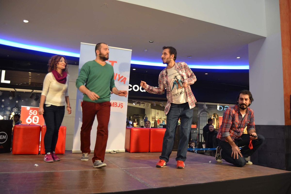 Mahşeri Cümbüş Ekibi, Forum Kayseri\'de Güldürdü