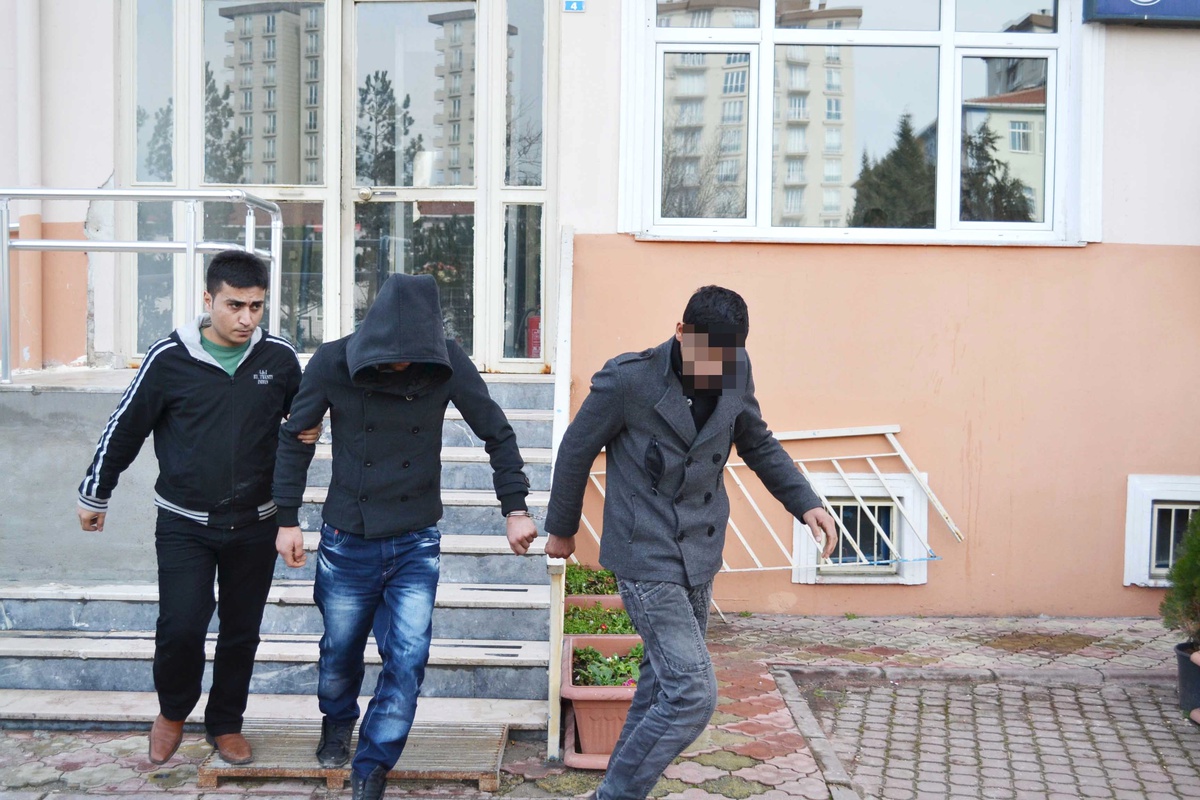 Piyasaya Sahte Para Sürerken Yakayı Ele Verdiler