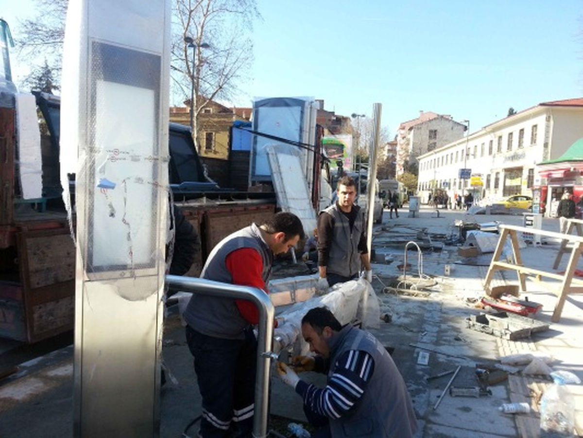 Şehir Merkezine Modern Duraklar