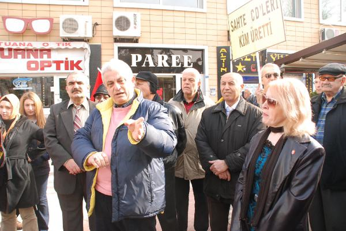 \'Sessiz Çığlık\' Eyleminde Tutuklu Subay Eşleri: Allah\'tan Başka Sığınacak Kimsemiz Yok
