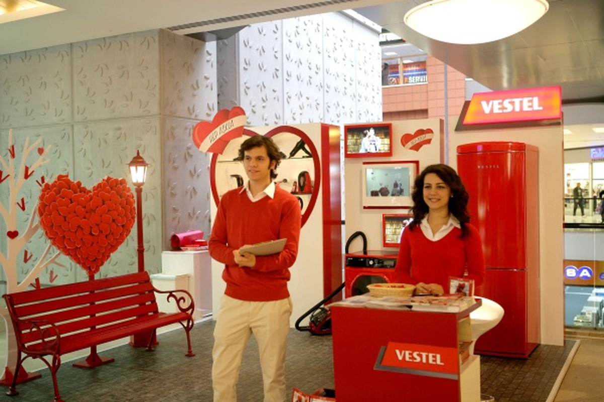 Vestel\'in Aşkla Renklenen Ürünleri Sevgililerle Buluşuyor