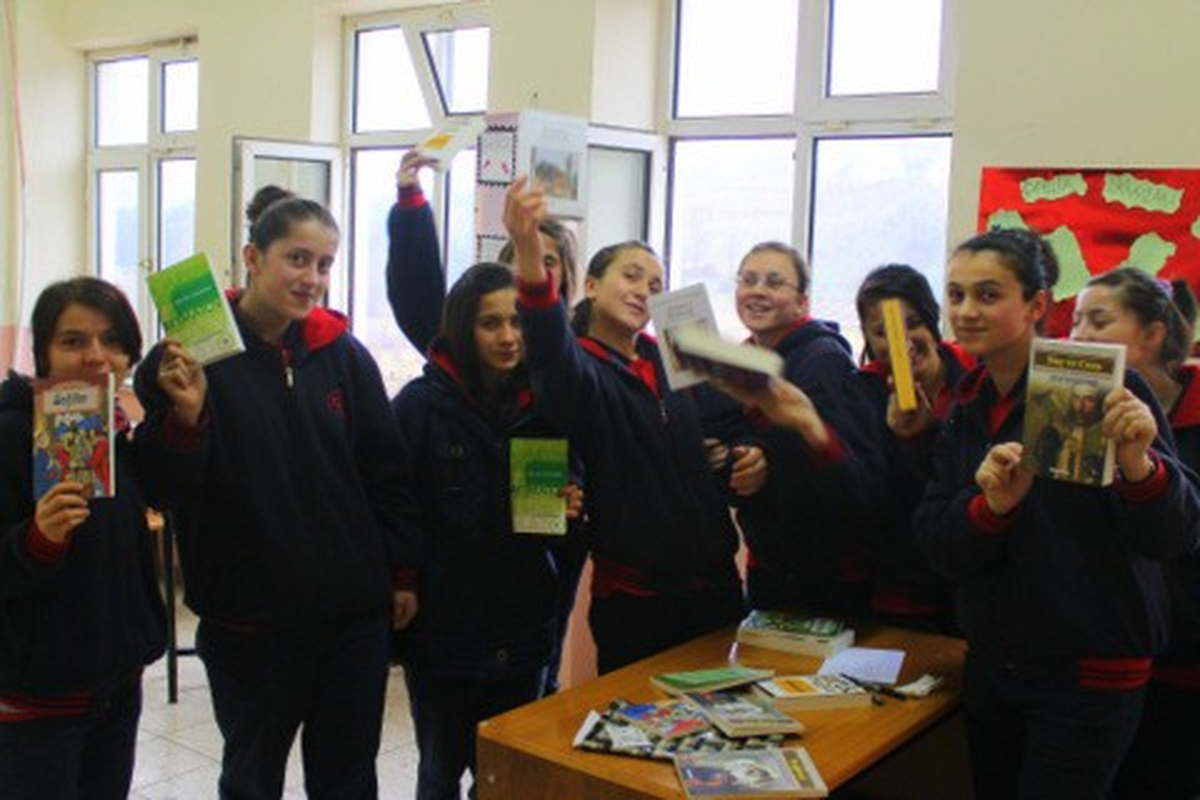 Yığılca\' da Öğrencilerin Kitap Sevinci