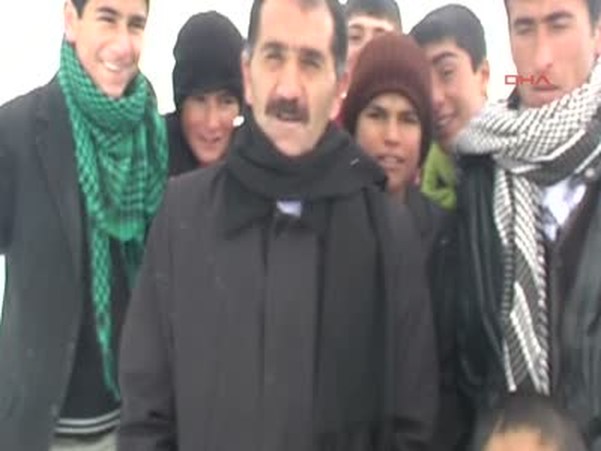 Yüksekova Doğum Hastası İçin Köylü Seferber Oldu Doğum Hastası İçin Köylü Seferber Oldu