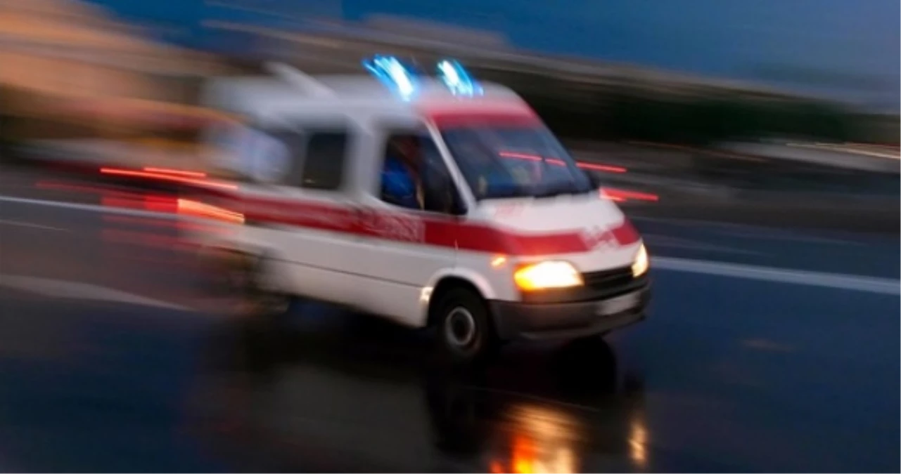 Ambulans Şoförünün Çaptığı Genç Hayatını Kaybetti