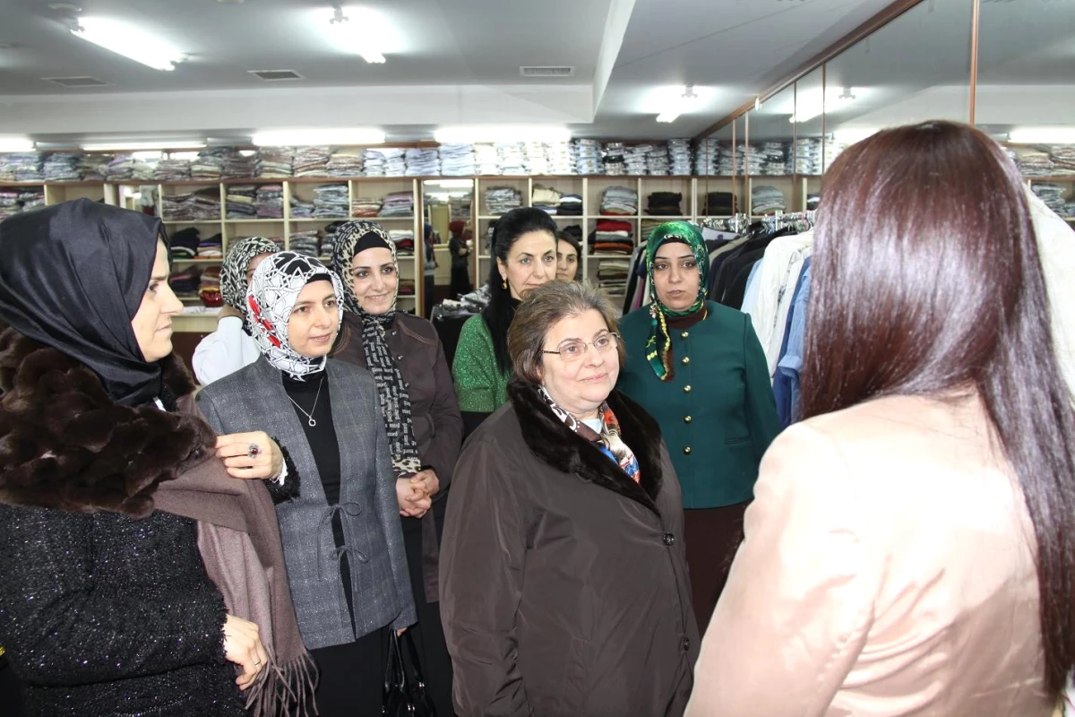 Bakanların Eşlerinden Kadın Koordinasyon Merkezine Ziyaret