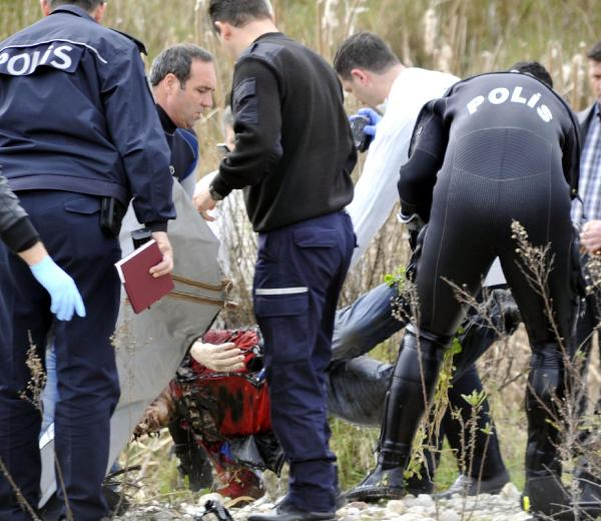 Başına Sert Cisimle Vurulduktan Sonra Cesedi Yakıldı