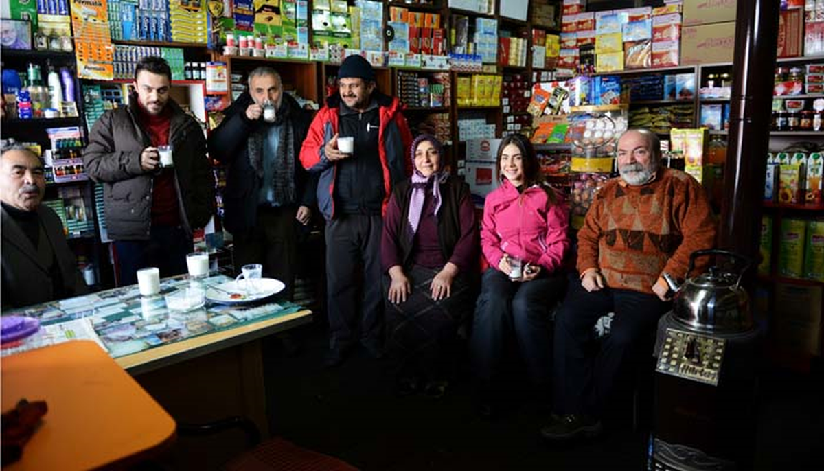 Dizi Ekibini Sıcak Sütle Isıttılar