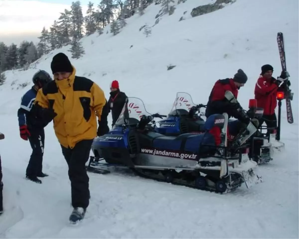 Kartalkaya\'da Kaybolan 3 Tatilciyi Jandarma 1 Saatte Buldu