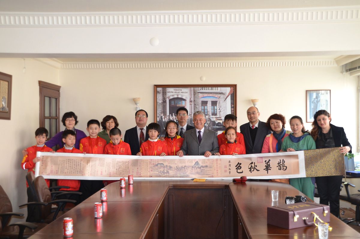 Çinli Sporcular Marmaris Belediye Başkanı Acar'ı Ziyaret Etti