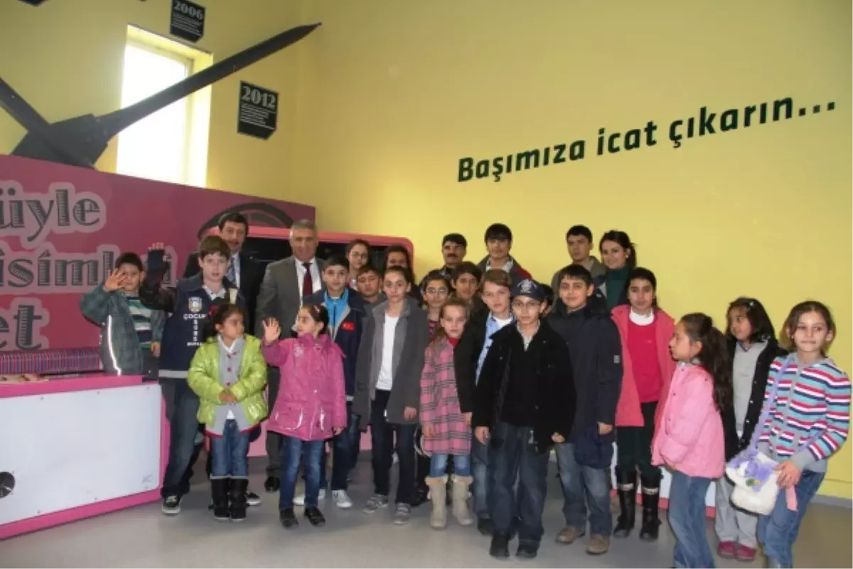 Çocuk Şube Bilim ve Teknoloji Merkezi´Nde