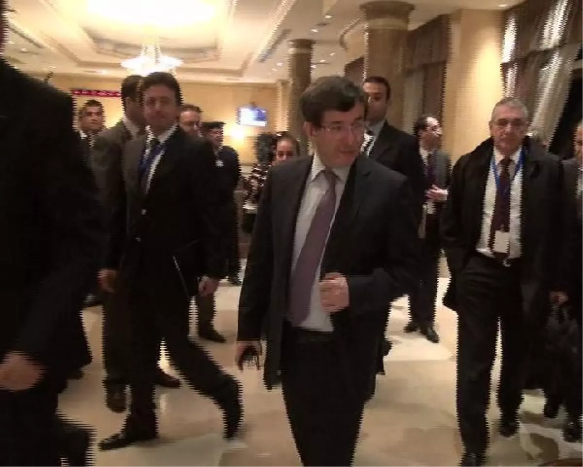 Dışişleri Bakanı Davutoğlu Kahire\'de