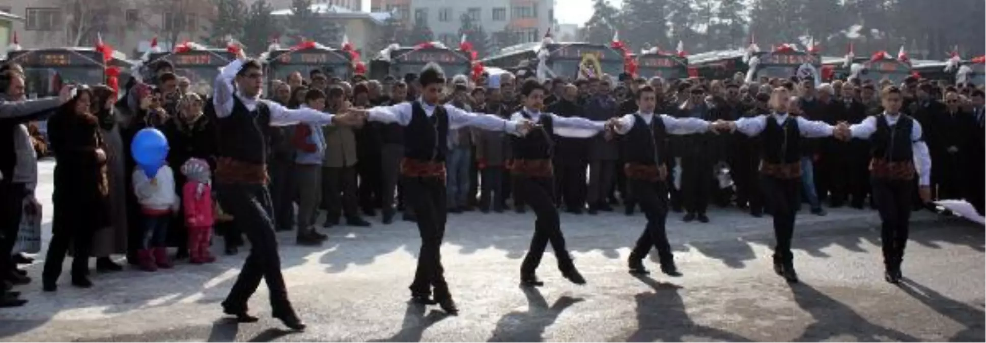 Erzurum Belediyesi\'nden Davul- Zurnalı Otobüs Tanıtımı