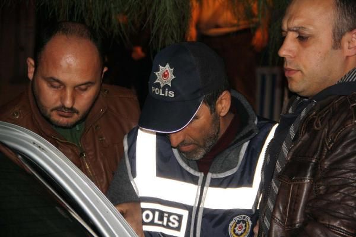 Eşi ile Eşinin Birlikte Yaşadığı Adamı Öldürdü