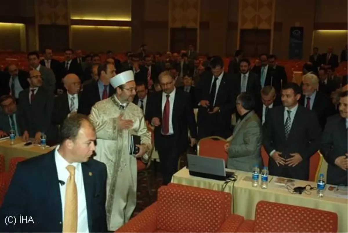 Görmez: "Din Adamları, Diyanet Akademisi\'nde Yetişecek"