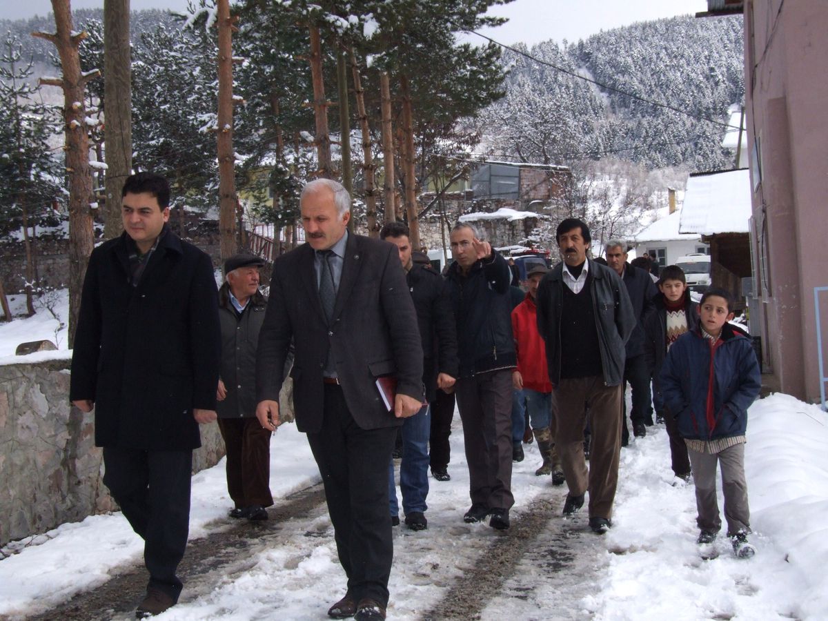 Veliköy\'de Kar Üstünde Güreş