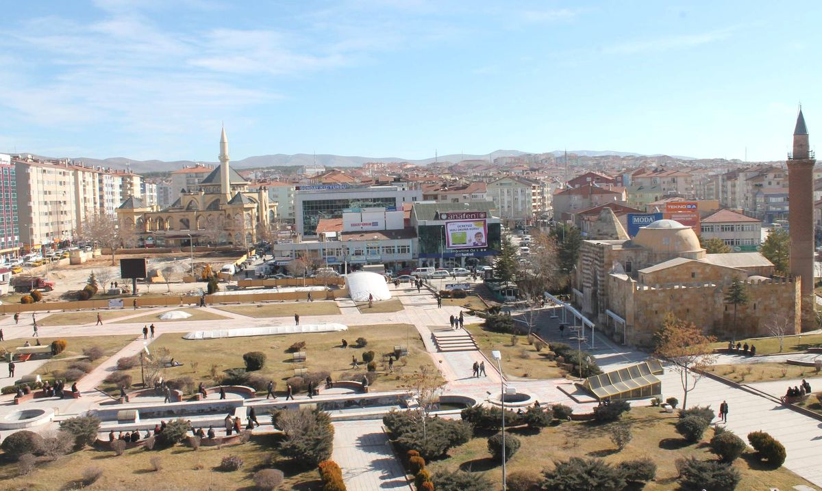 Kırşehir, Şehir Meydanı\'na Kavuşuyor