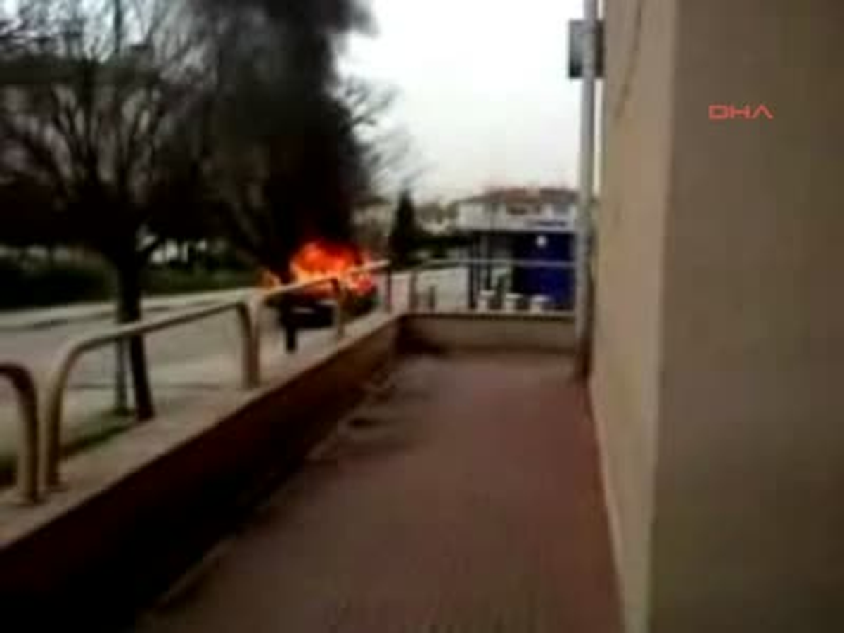 Kocaeli Lpg\'li Araç Alev Aldı, Sürücünün Arkadaşı Canını Zor Kurtardı