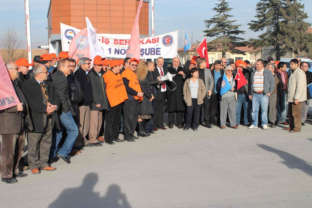 Konya\'da Yol-İş Sendikası\'ndan Taşeron Tepkisi