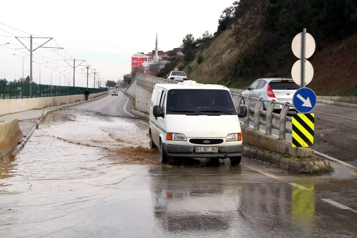 Samsun\'da Kanalizasyon Borusu Patladı