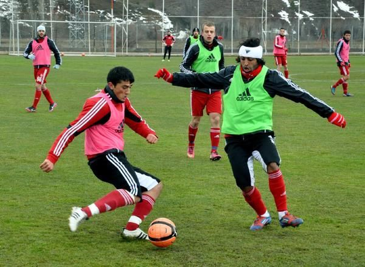 Sivasspor\'da Futbolculara 1 Gün İzin Verildi