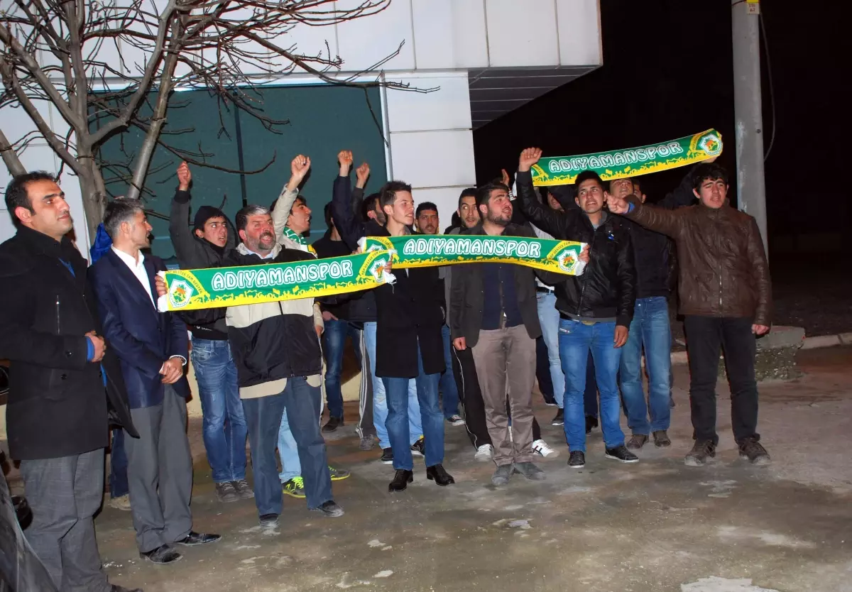 Taraftarlar Adıyamanspor\'a Destek İstedi