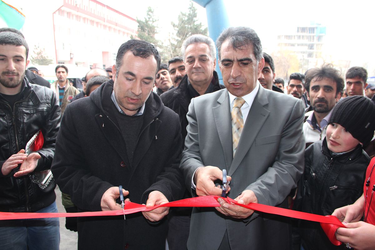 Vatso Başkanı Nadiroğlu Giyim Mağazasını Açtı