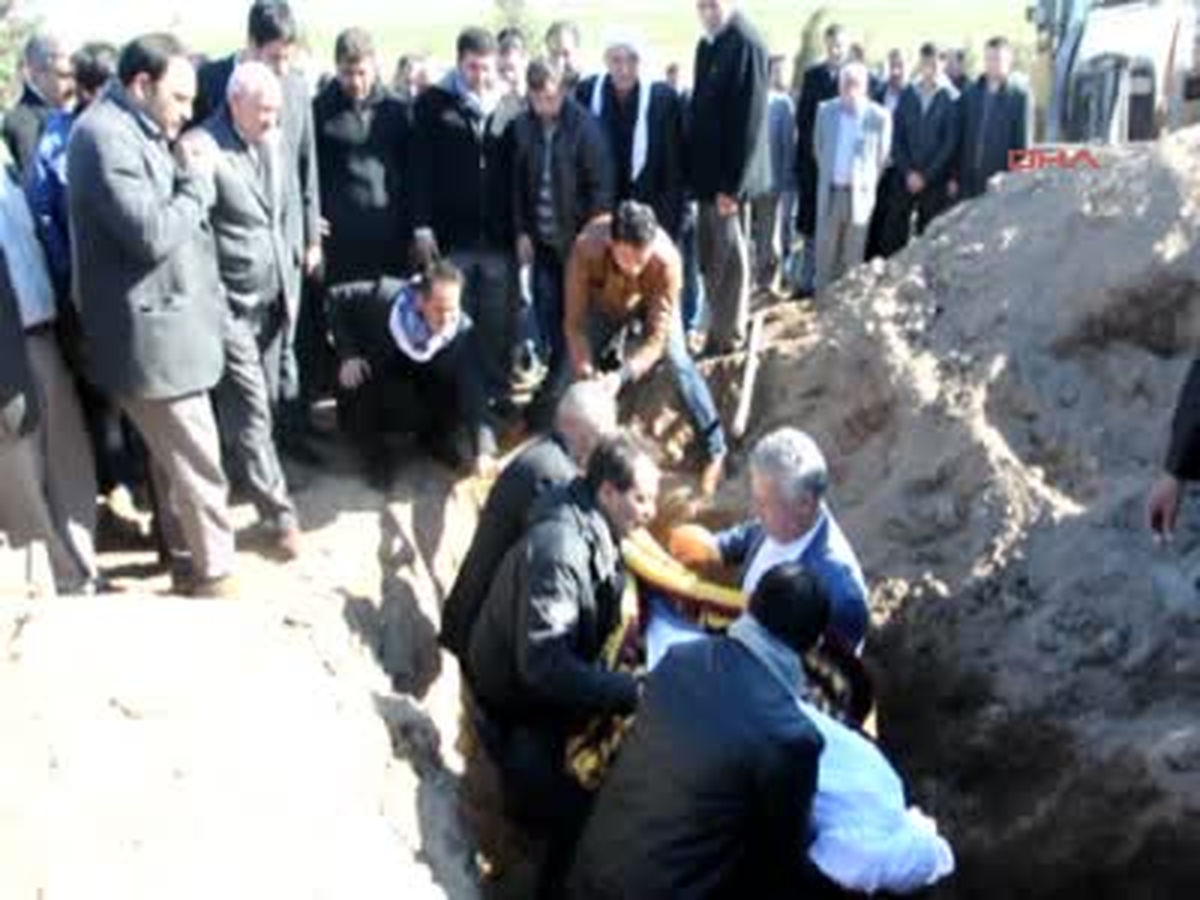 Yarın Babasının Mezarını Ziyaret Edecek