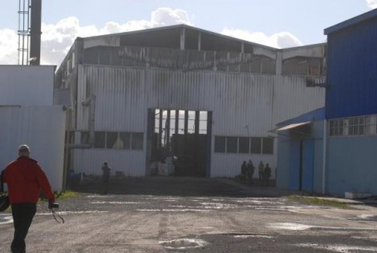 Antalya Plastik Fabrikasındaki Yangın Korkuttu Plastik Fabrikasındaki Yangın Korkuttu