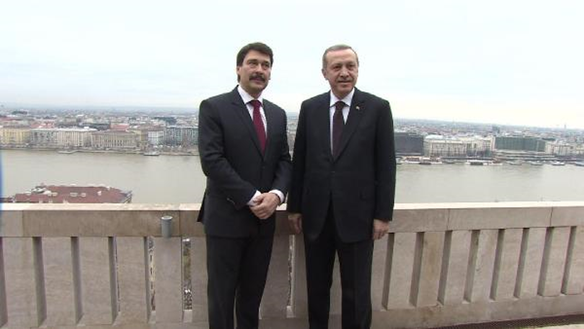 Başbakan Erdoğan, Macaristan Cumhurbaşkanı Ader ile Görüştü