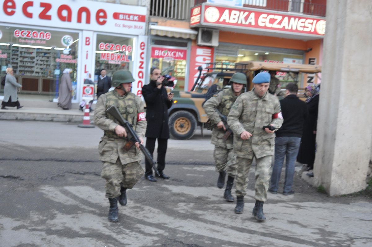 Cinnet Getiren Asker Karakolu Taradı: 3 Şehit, 1 Yaralı (2)