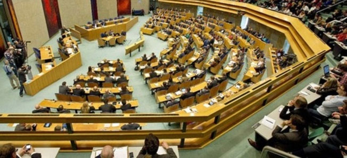 Hollanda\'da AB Tartışması Kızışıyor