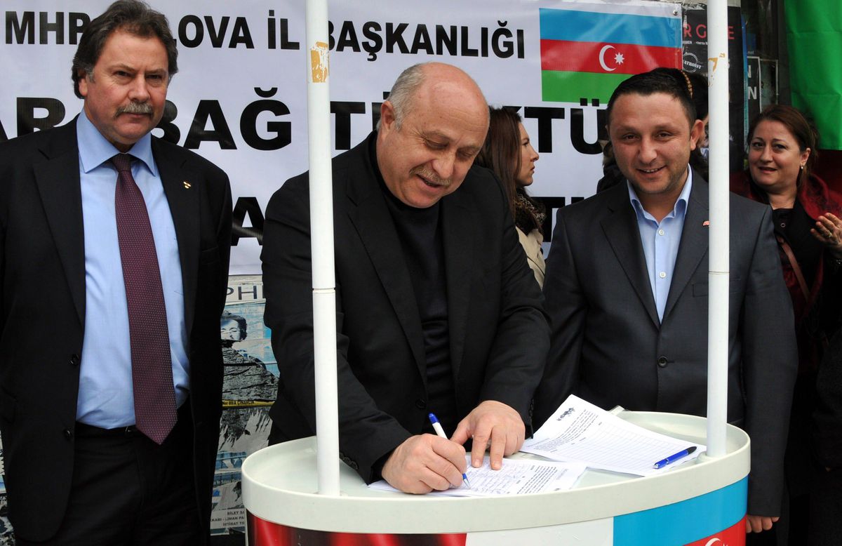 MHP\'den Karabağ İçin İmza Kampanyası